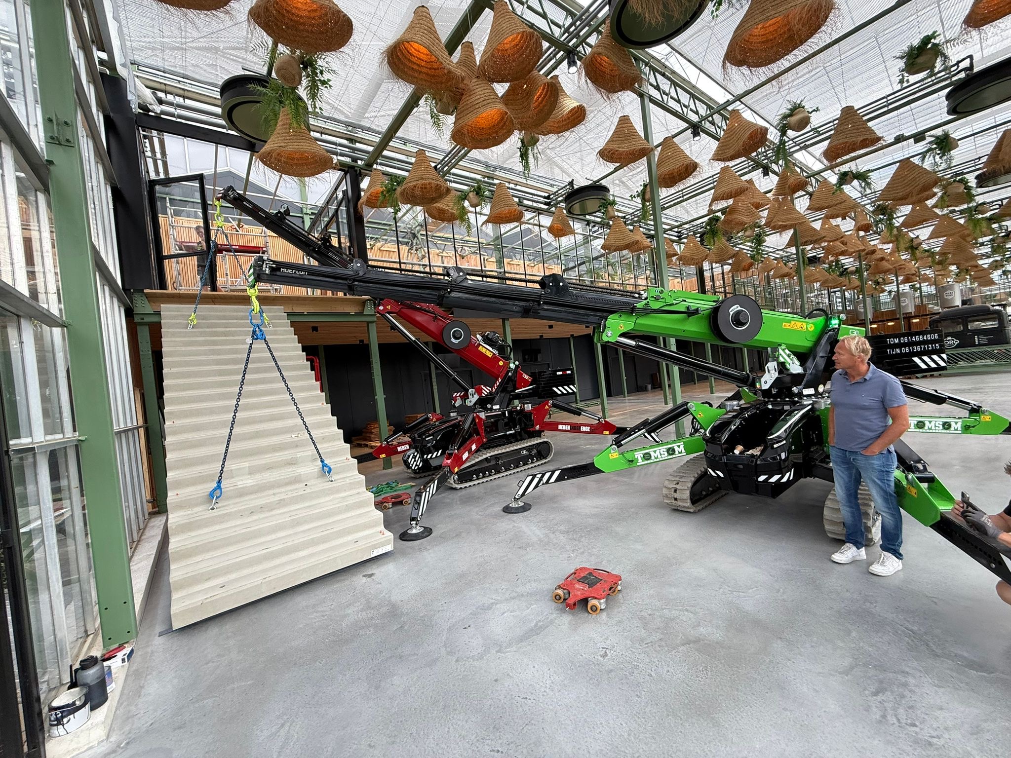 Betonnen prefab trap zetten met combinatie van twee Hoeflons