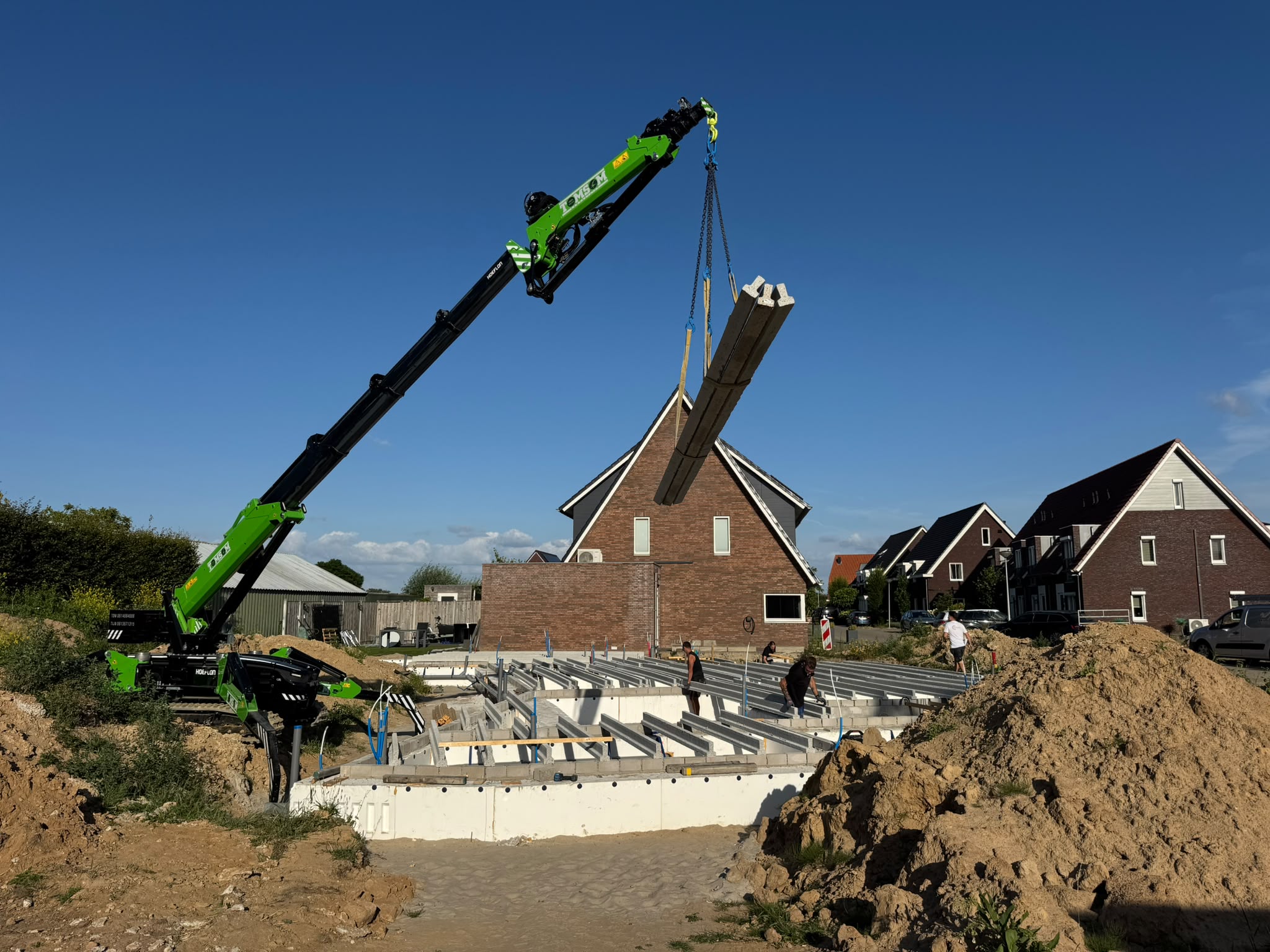 Broodjesvloer leggen met Hoeflon kraan